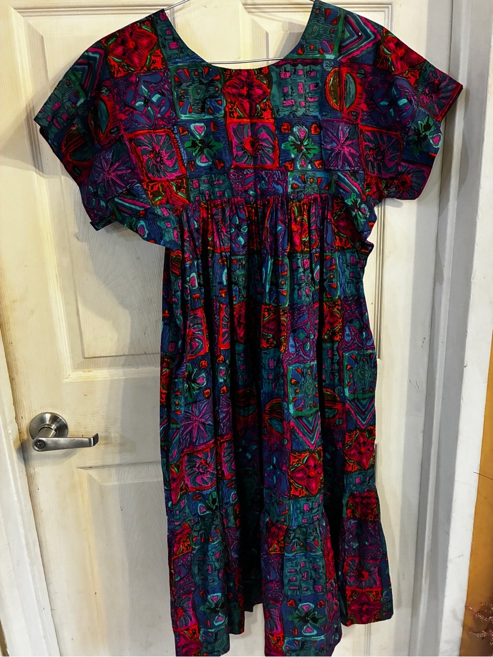 Vintage Comfort Fashions vibrant multi-color patterned midi house dress, Size: S - Picture 2 of 12